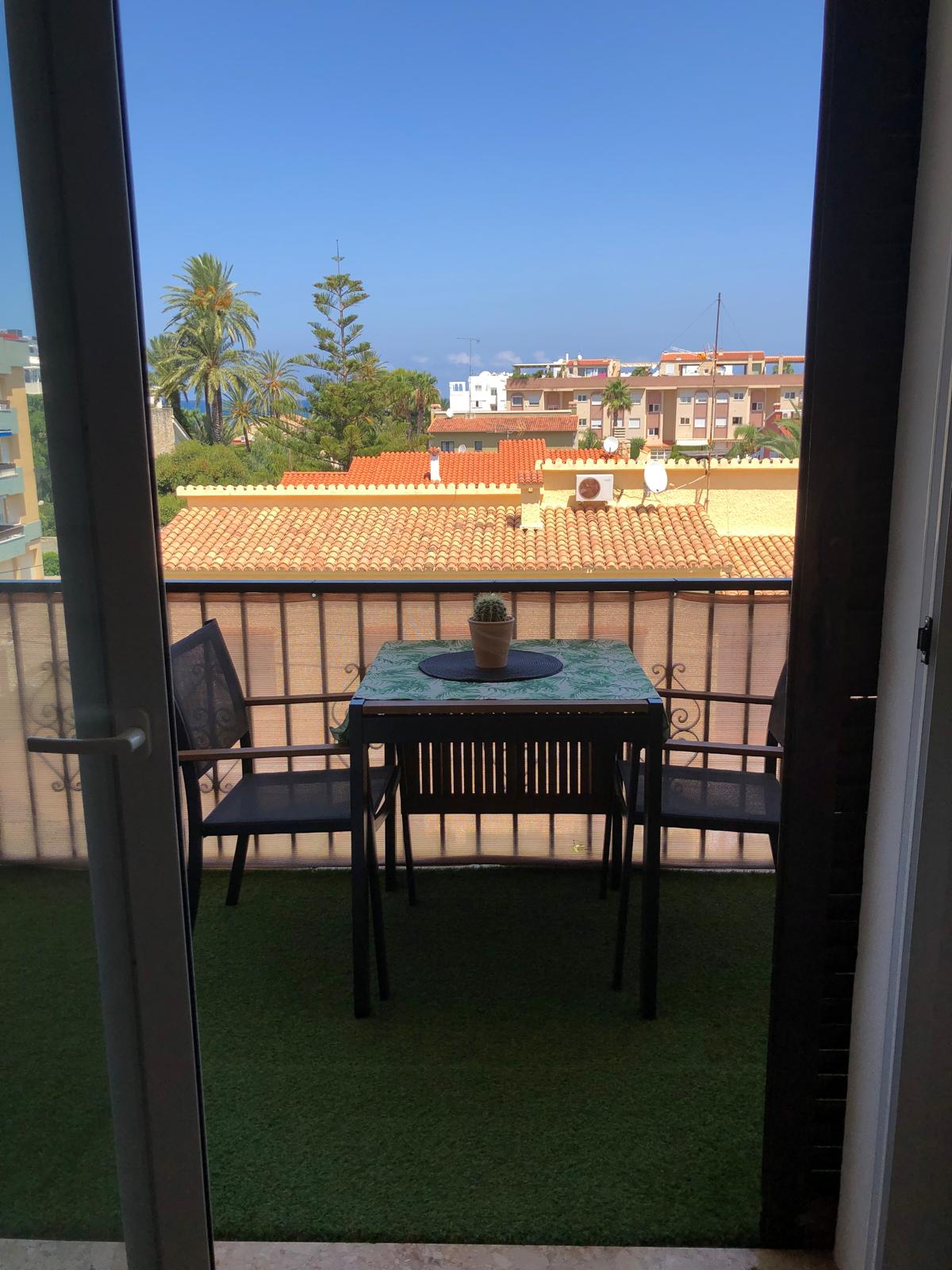 Apartamento tipo ático en tercera y última planta con vistas al mar. - 3