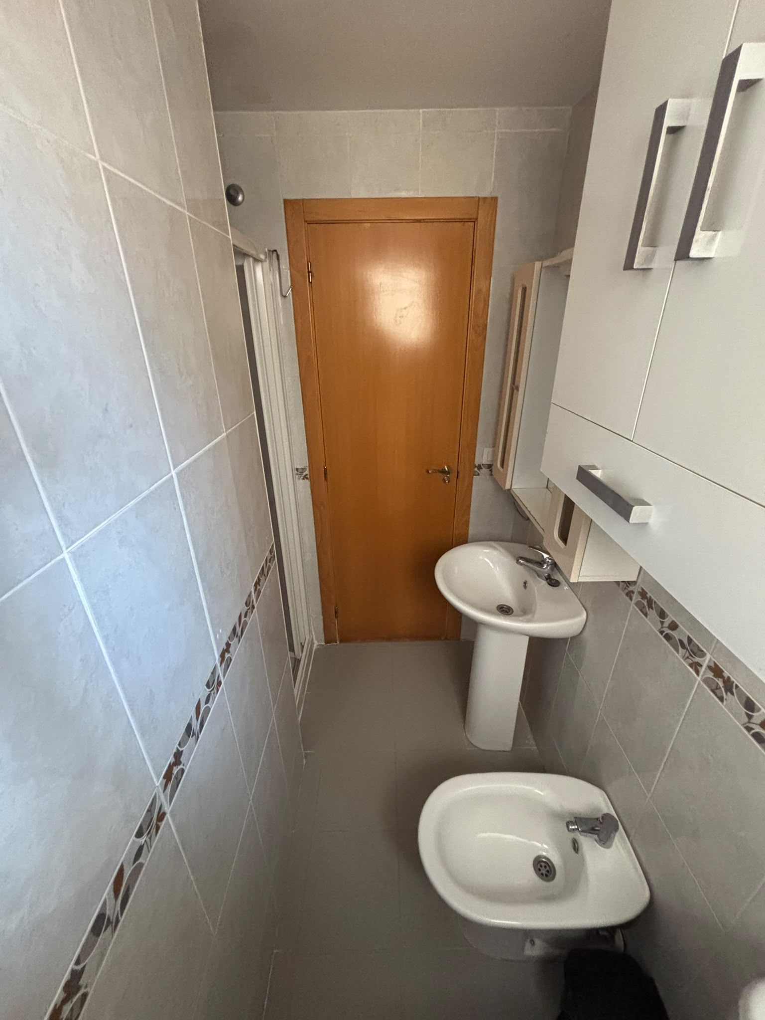 Piso céntrico y funcional a un paso de todo tipo de servicios en edificio de reciente construcción.