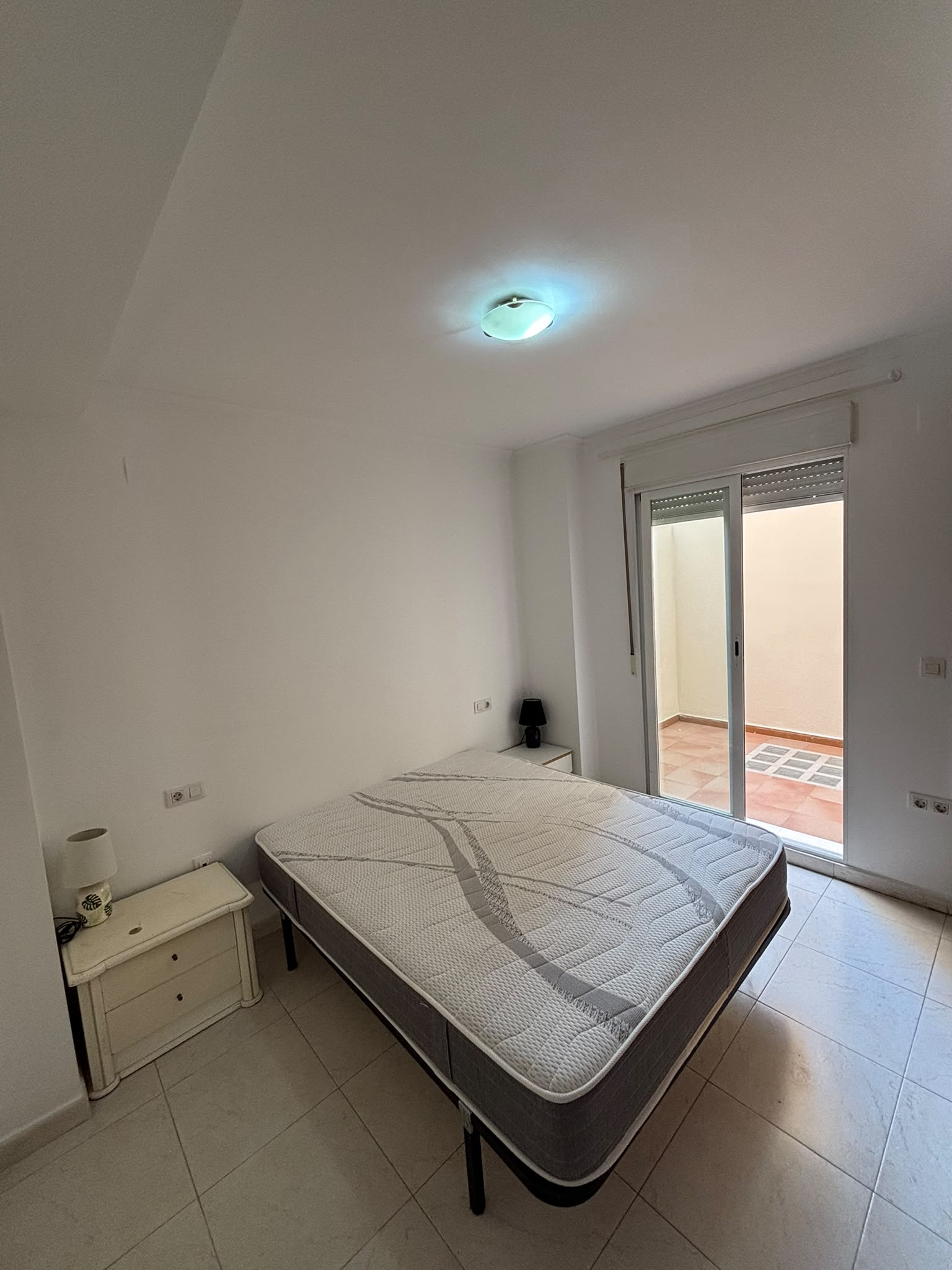Piso céntrico y funcional a un paso de todo tipo de servicios en edificio de reciente construcción.
