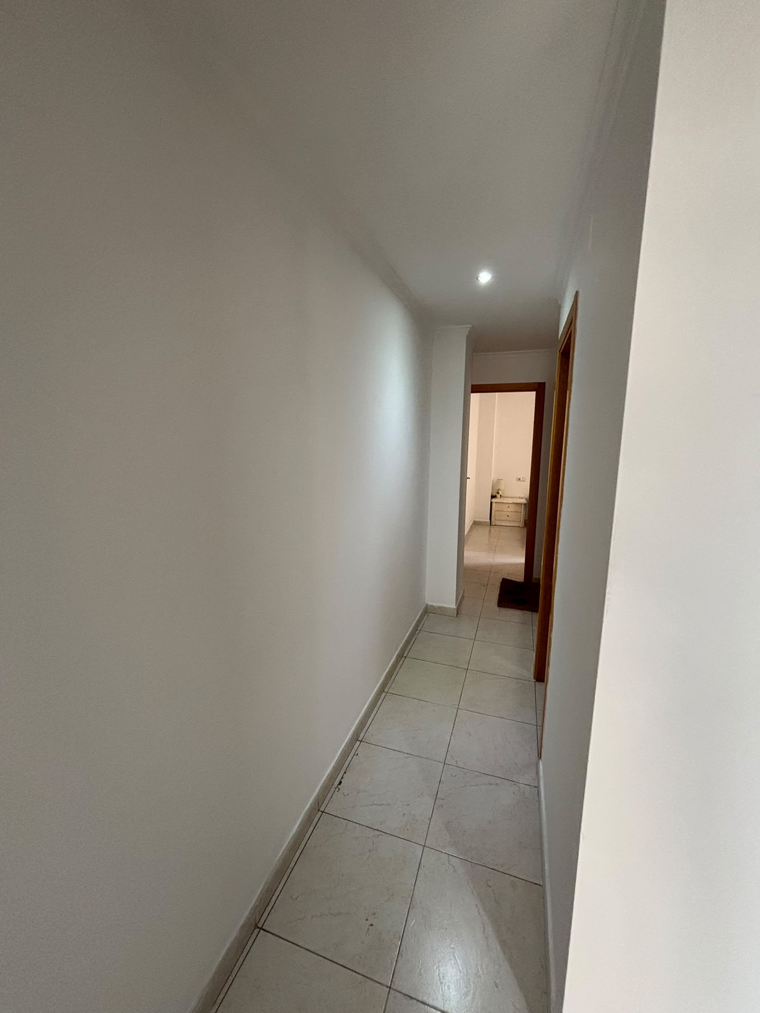 Piso céntrico y funcional a un paso de todo tipo de servicios en edificio de reciente construcción.
