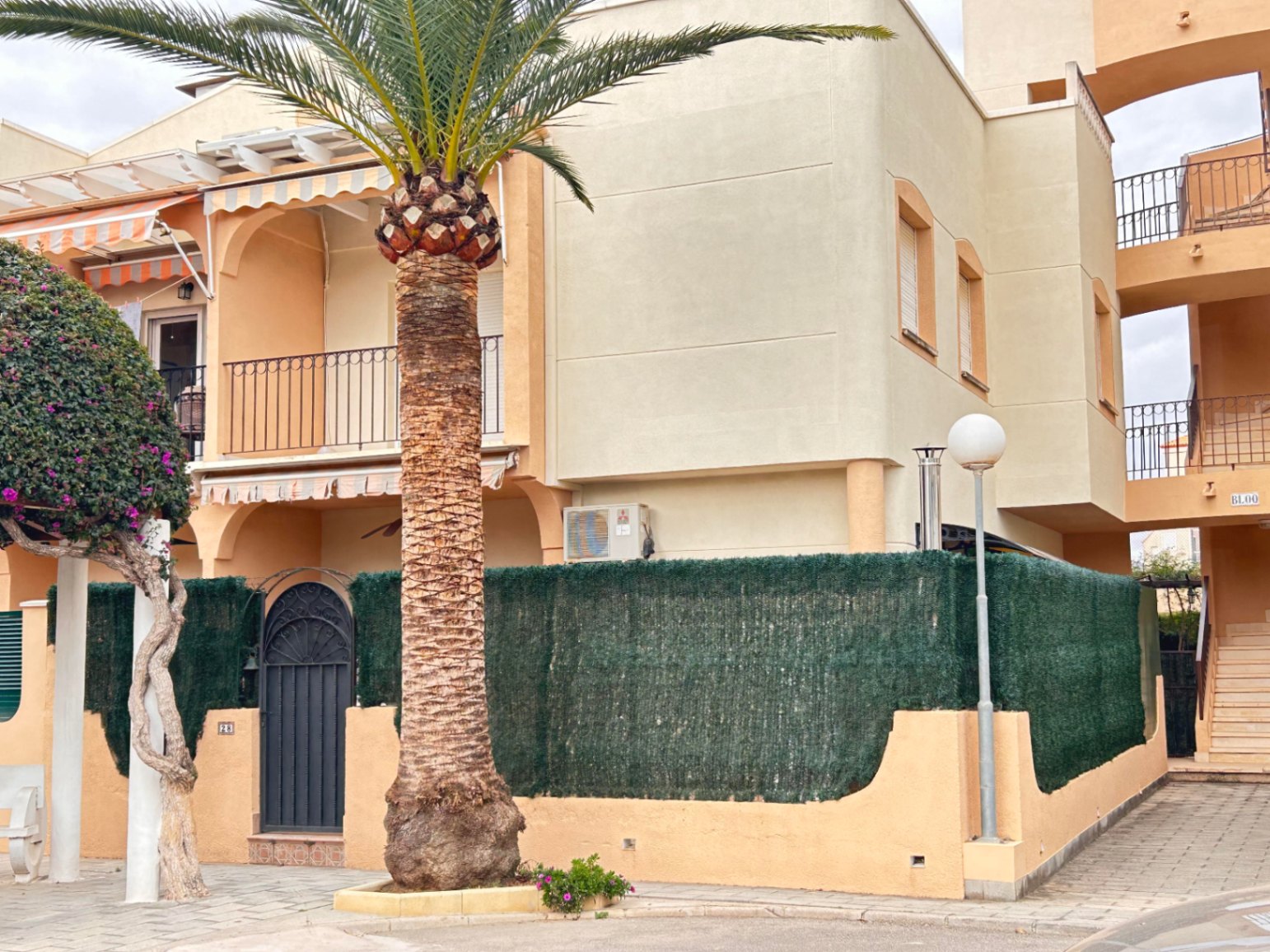 Appartement de trois chambres dans l’urbanisation de la plage de Dénia.